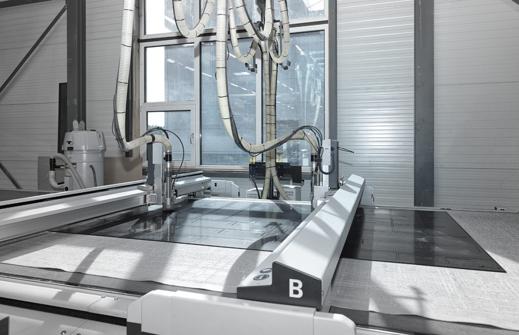 twee koppen freesmachine - groothandel plaatmaterialen - afwerkingen alles onder een dak